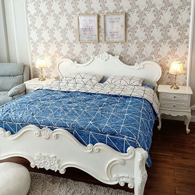 tapete dinding kamar tidur romantis,bett,möbel,schlafzimmer,blau,bettdecke