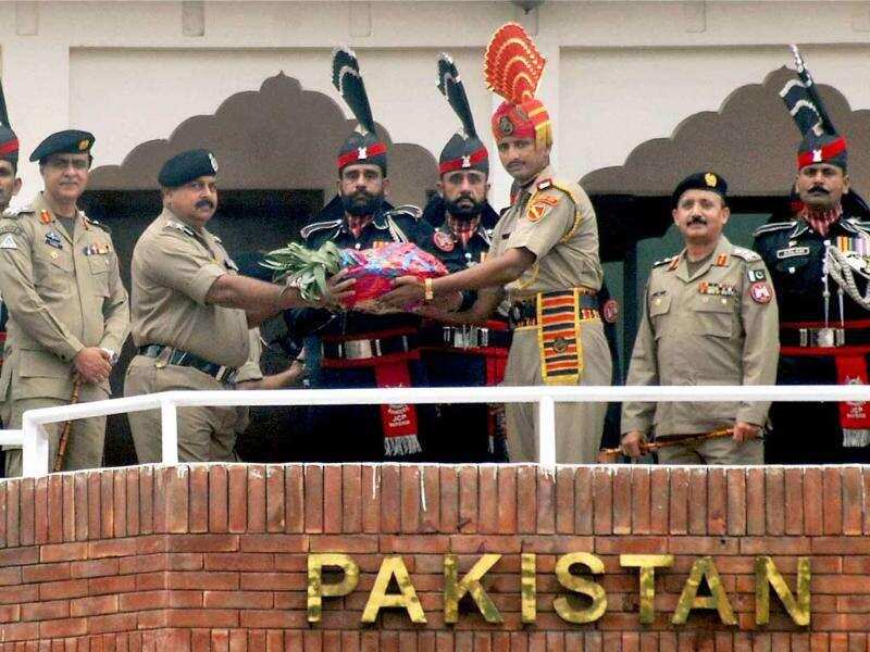 fond d'écran indien bsf,uniforme militaire,un événement,officier militaire,rang militaire,jour du drapeau usa