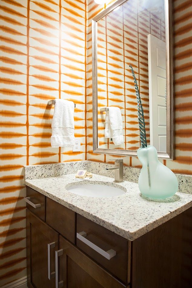 shibori wallpaper,baño,habitación,diseño de interiores,propiedad,loseta