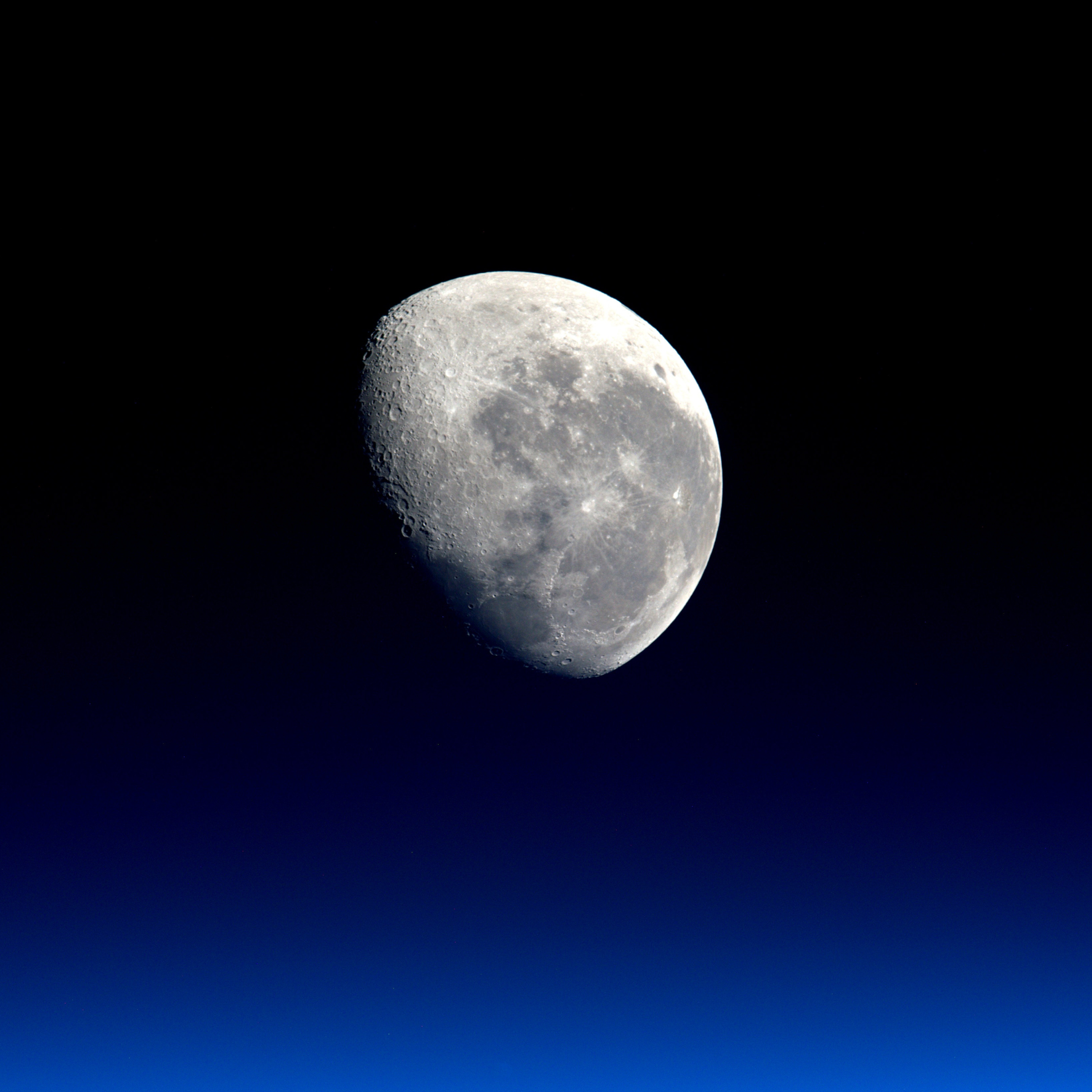 fondo de pantalla del teléfono de la nasa,luna,cielo,atmósfera,azul,objeto astronómico