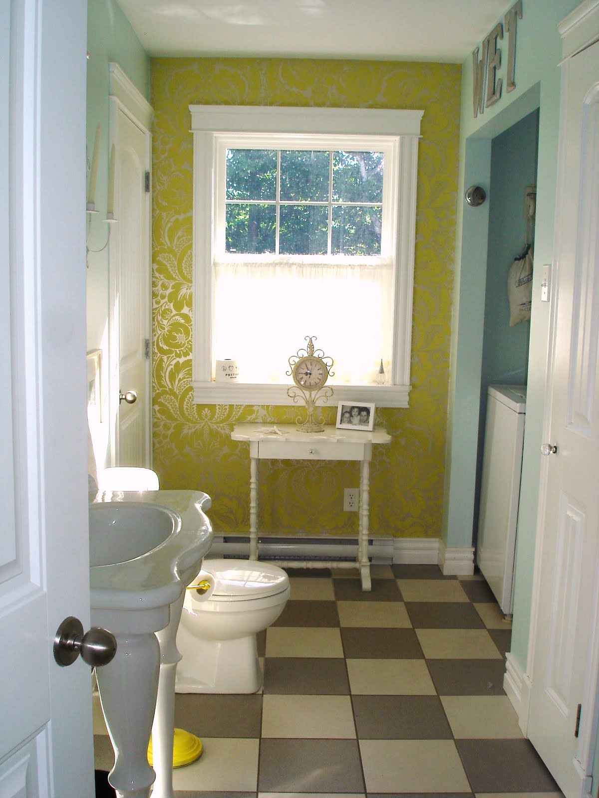 papier peint de salle de bain funky,salle de bains,chambre,propriété,sol,tuile