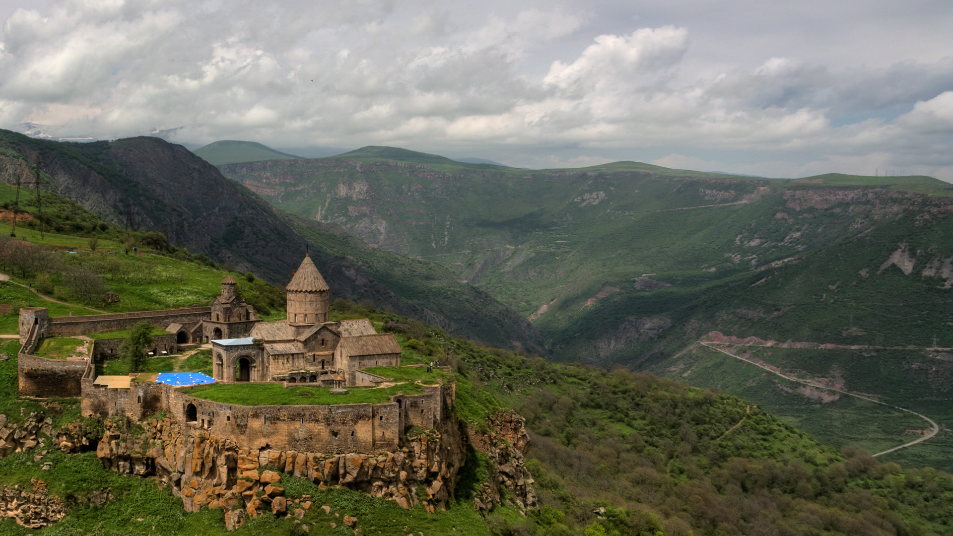 papier peint arménie,station de montagne,montagne,colline,paysage naturel,village de montagne