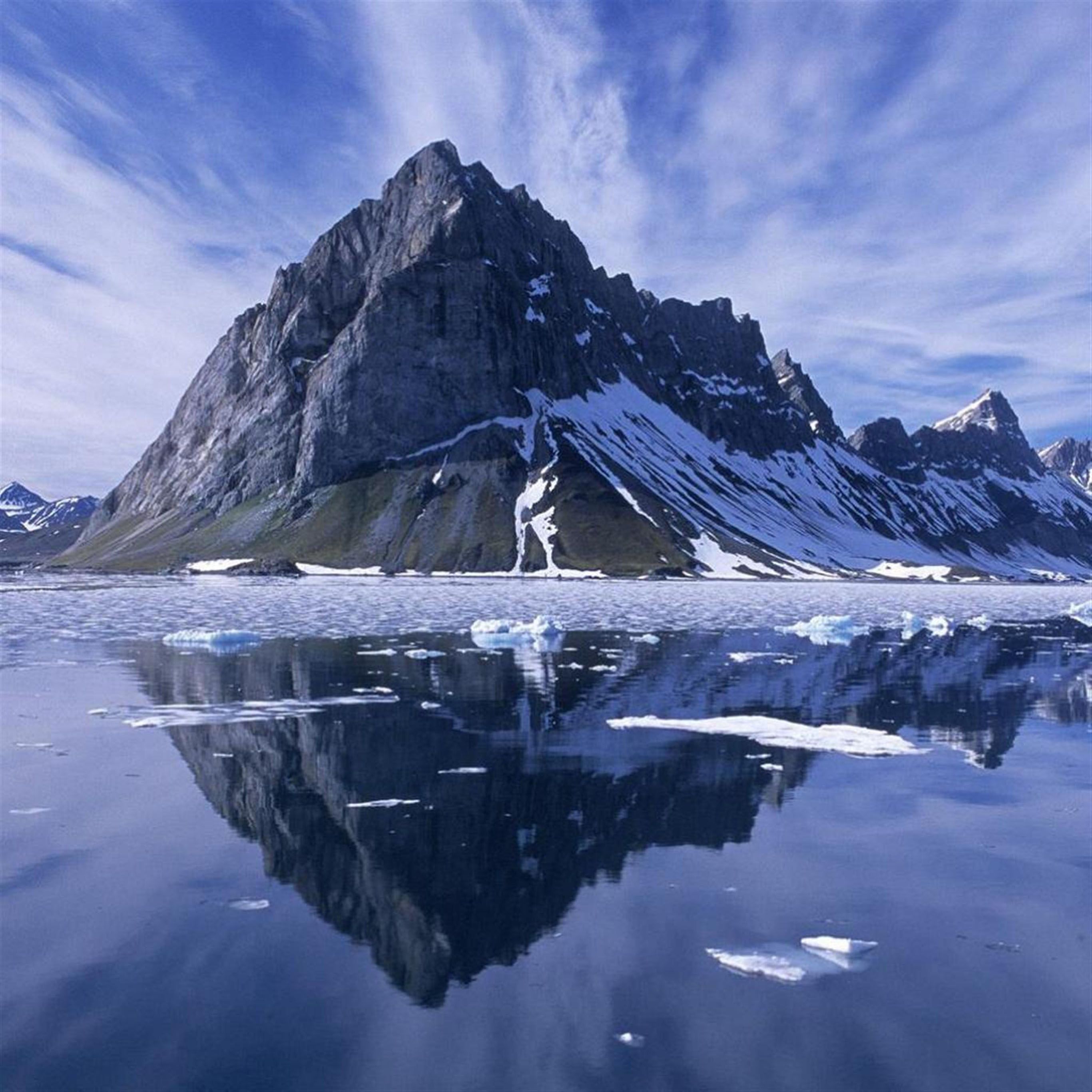 carta da parati 2732x2732,paesaggio naturale,natura,montagna,iceberg,riflessione