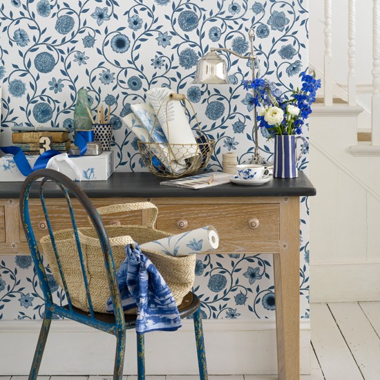 home zone wallpaper,blau,möbel,zimmer,wand,blaues und weißes porzellan