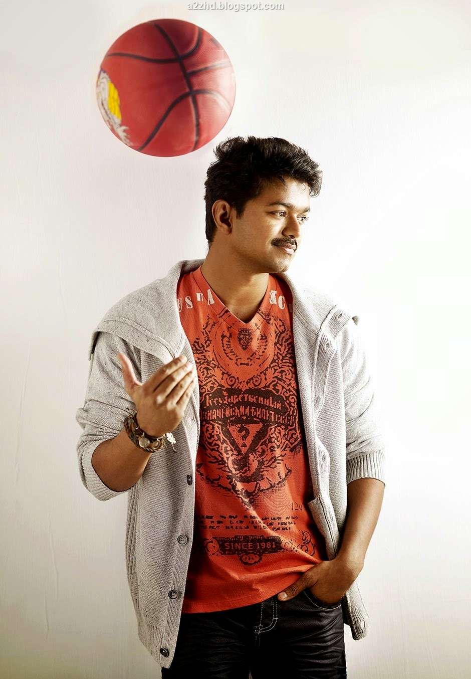 Actor Vijay Mass Hd Stills - Top Photos Of Vijay- WallpaperUse