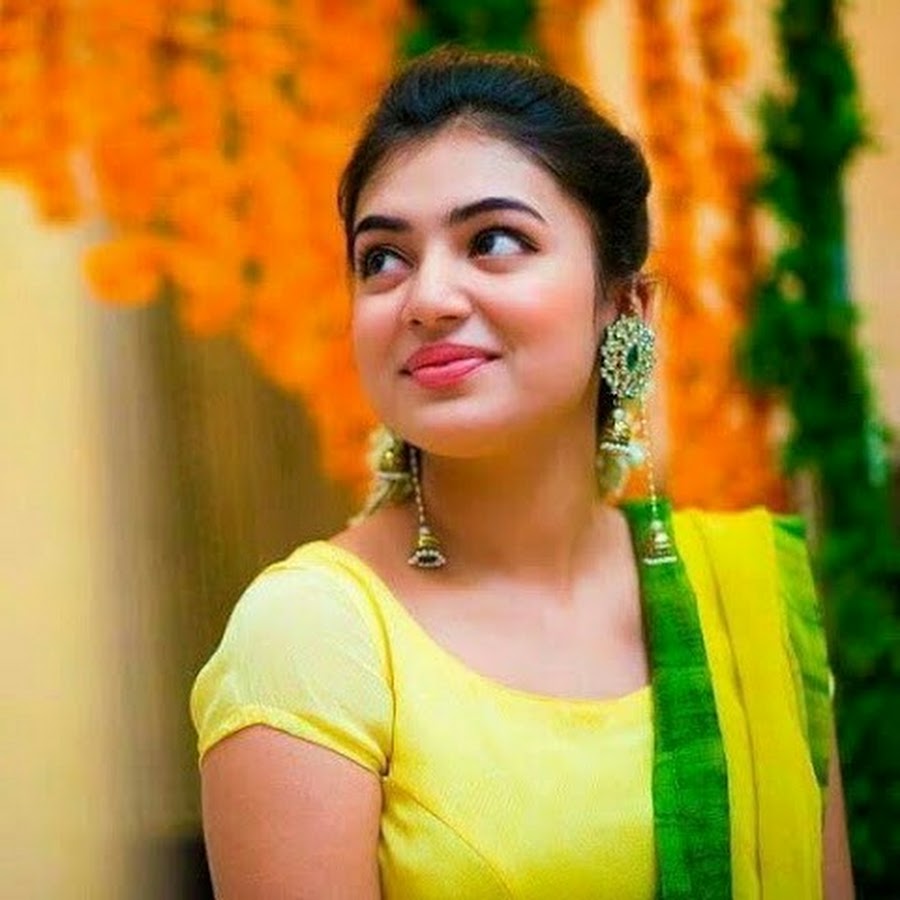 Nazriya Nazim Sweet Smile Images Actress Nazriya WallpaperUse