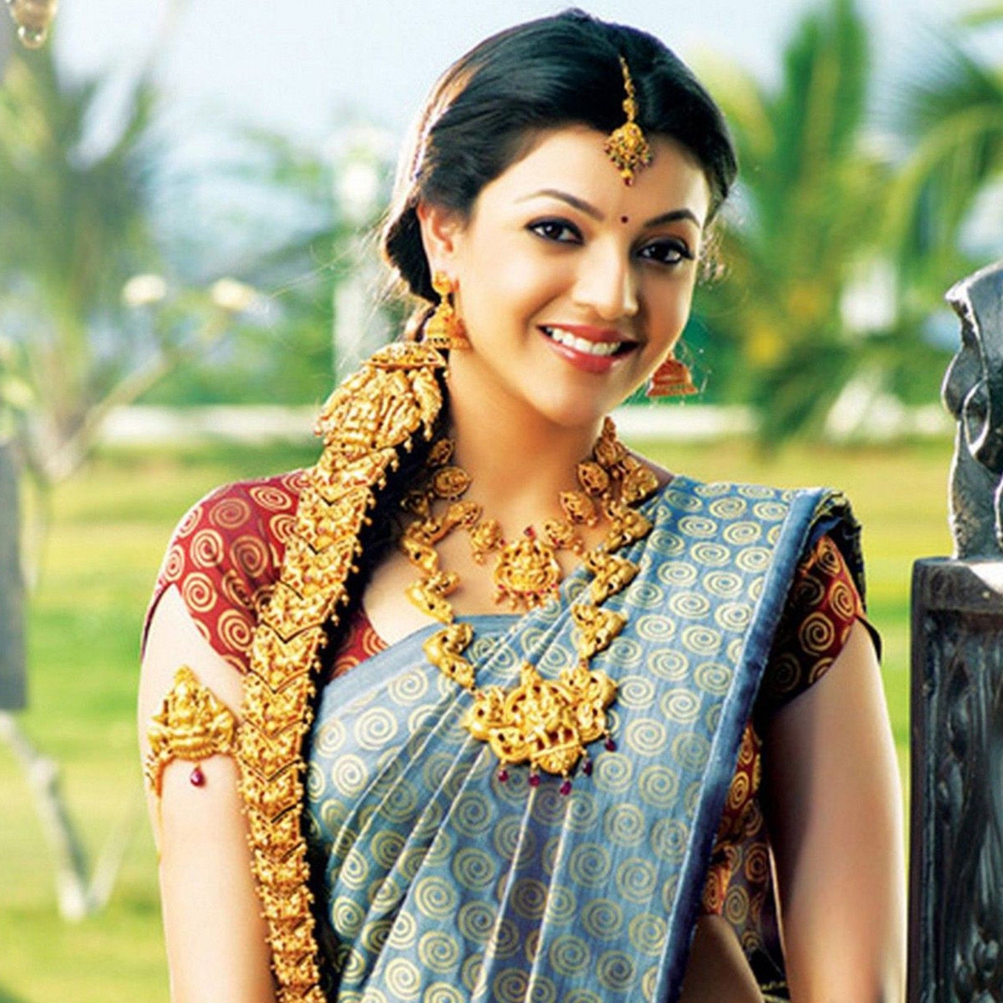 Kajal Agarwal With Jewellery- WallpaperUse