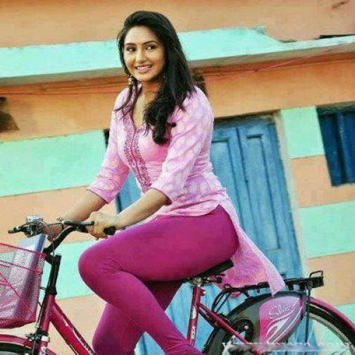 fond d'écran indien ladki,vélo,véhicule,rose,tenue de sport,cyclisme