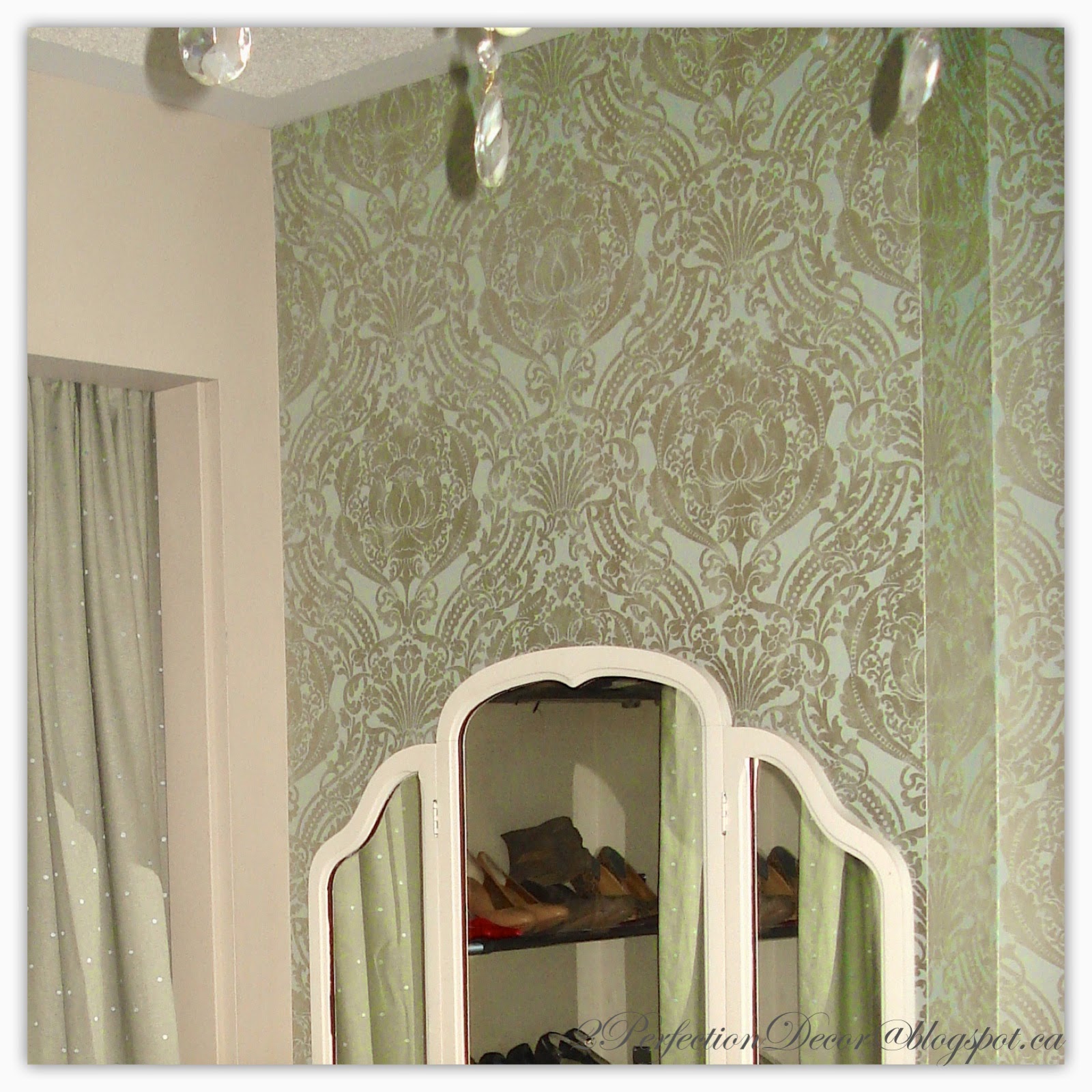 papel tapiz verde,verde,pared,diseño de interiores,habitación,ornamento