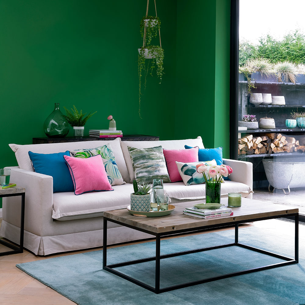 papel tapiz verde,mueble,sala,verde,habitación,mesa de café