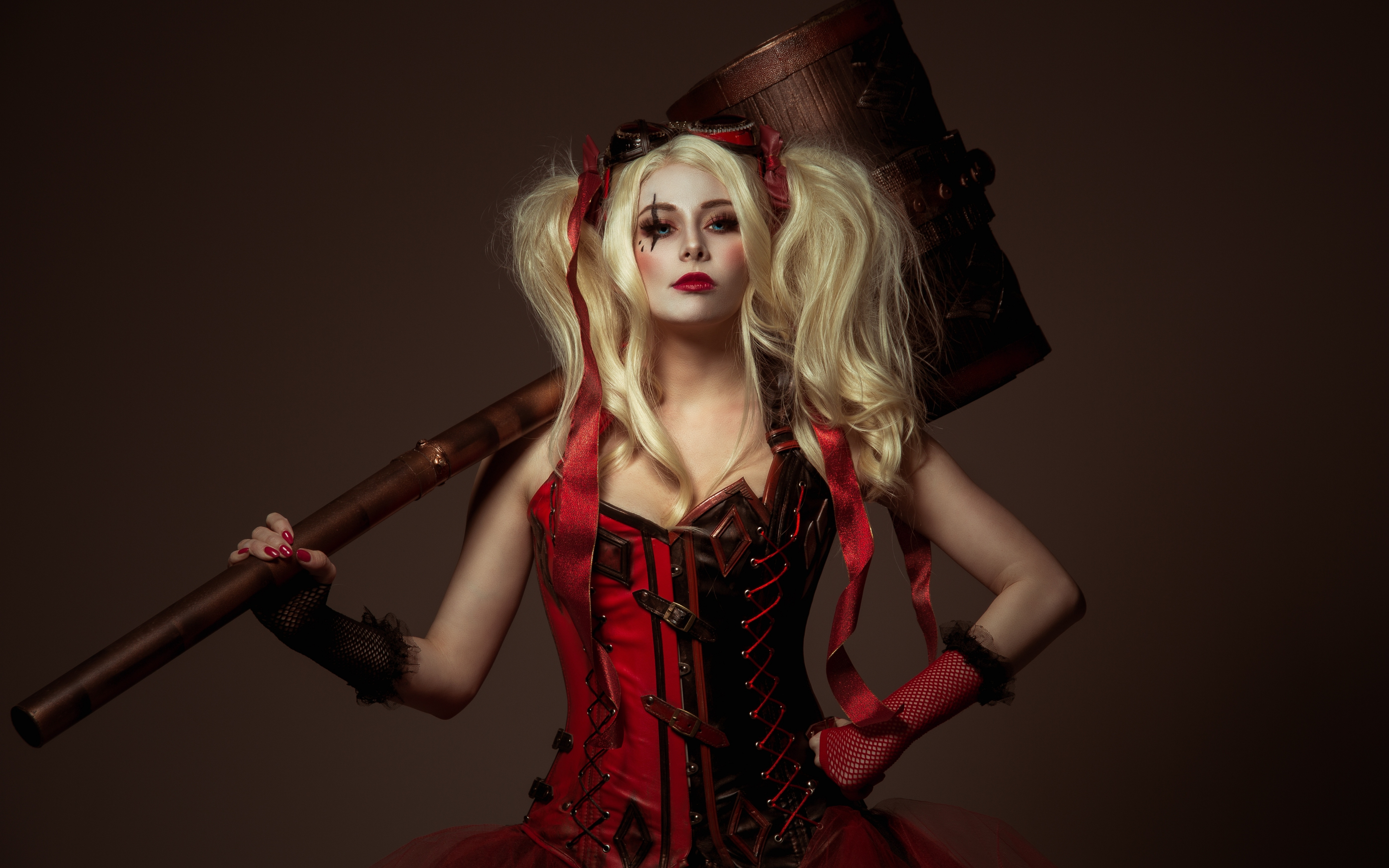 cosplay girl wallpaper,rojo,personaje de ficción,supervillano,harley quinn,disfraz