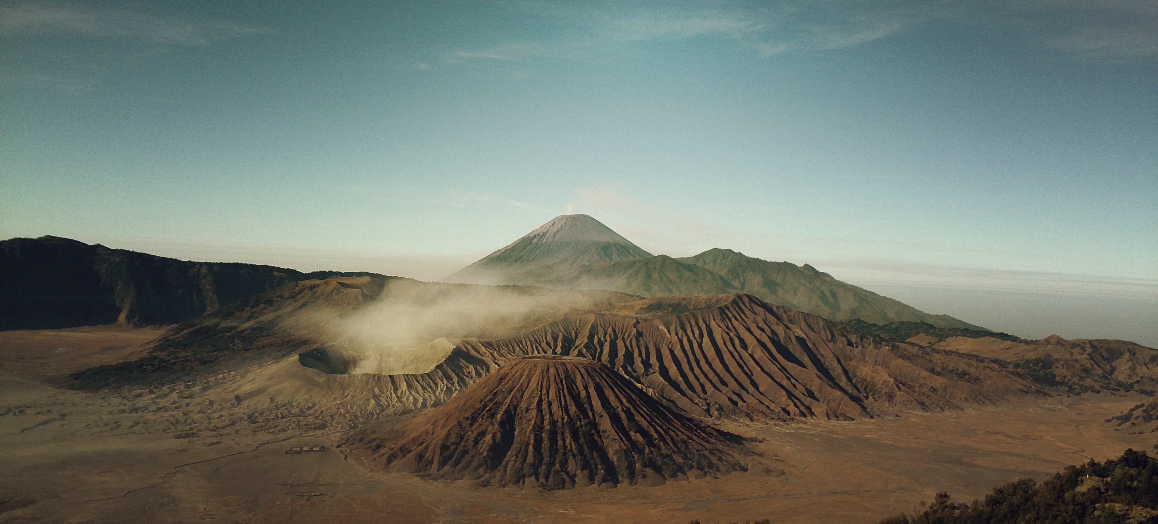 huge wallpaper,mountainous landforms,volcanic landform,shield volcano,cinder cone,volcano