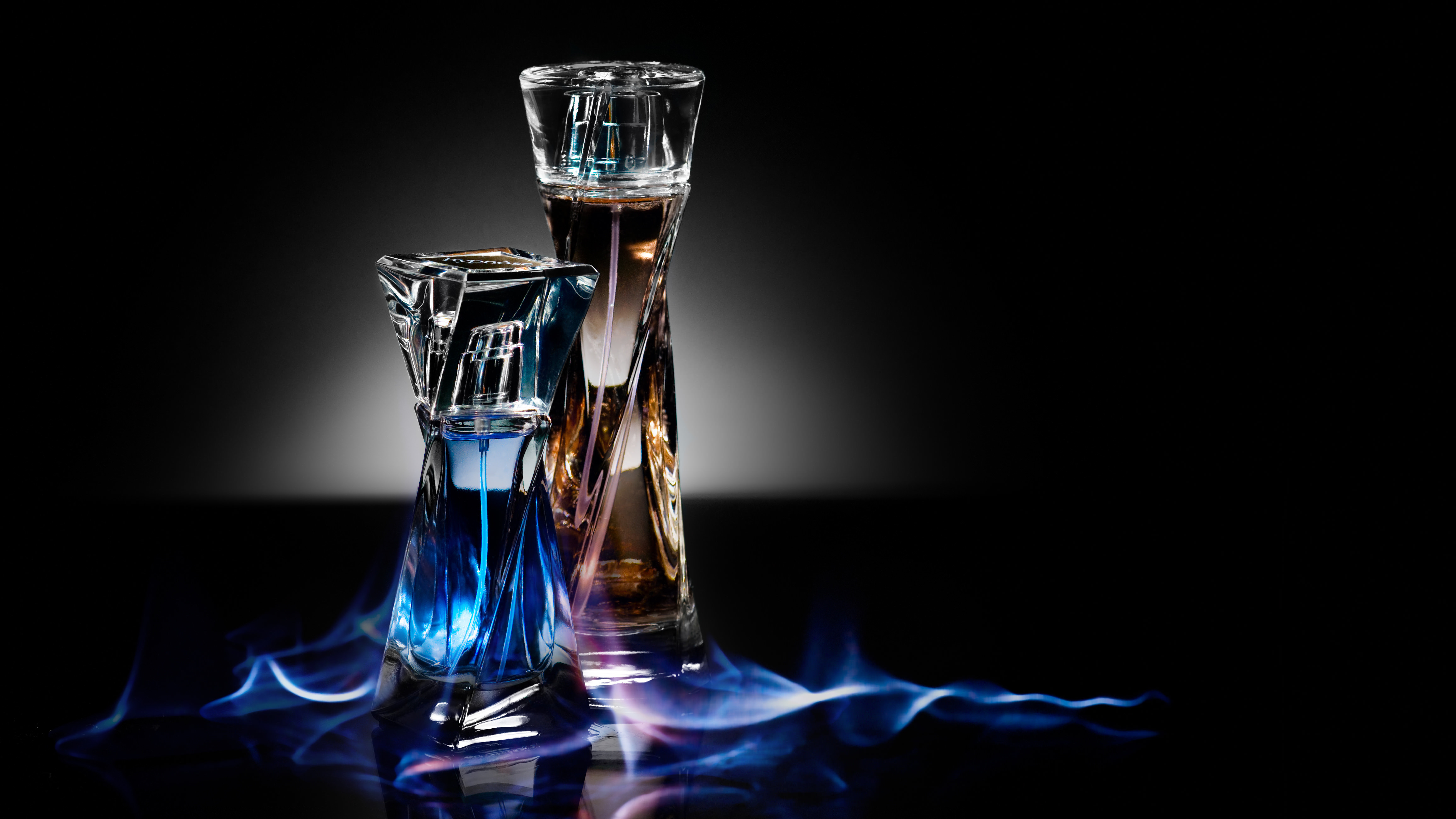 perfume fondo de pantalla,azul,beber,vaso,alcohol,fotografía de naturaleza muerta