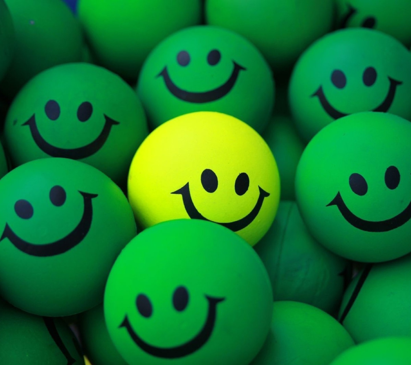 fondo de pantalla de bolas sonrientes,verde,sonrisa,amarillo,emoticon,sonriente