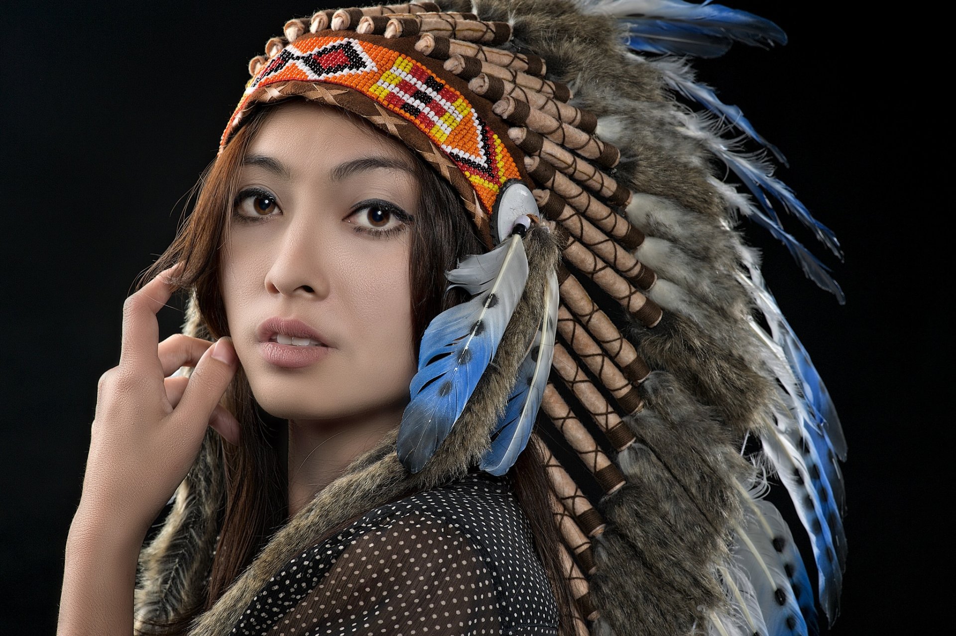 796126-title-women-native-american-woman-model-girl-native-american