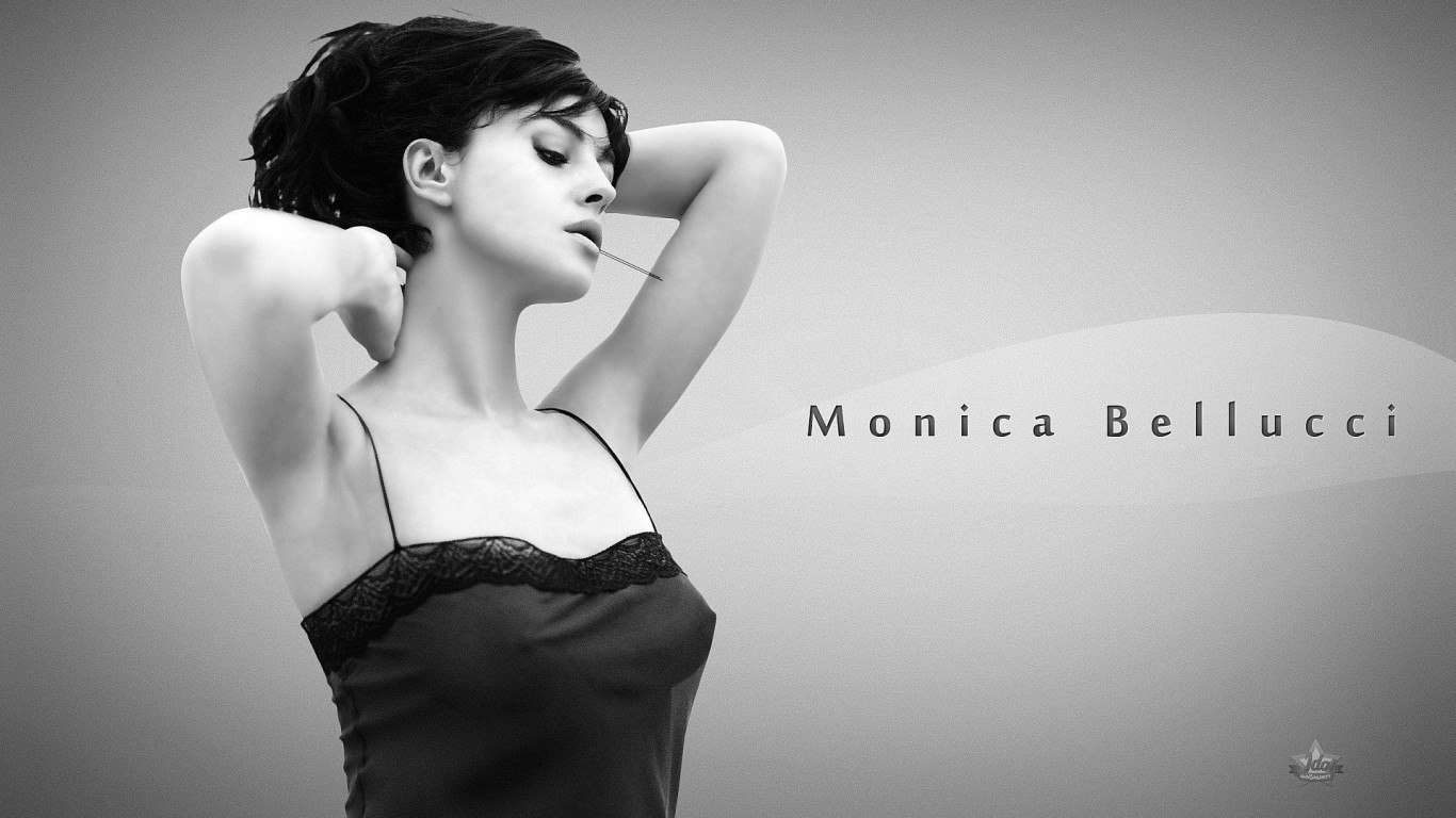 Monica Bellucci Wallpaper Skin Shoulder Beauty Black And White Dress